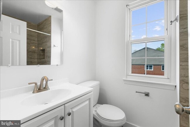 Building Photo - 239 Nottoway St SE