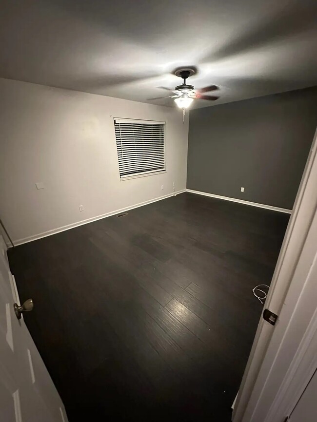 Building Photo - 283 Flagstone Way