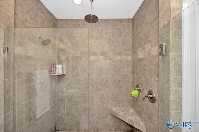 Building Photo - 216 SW Winterbranch Rd