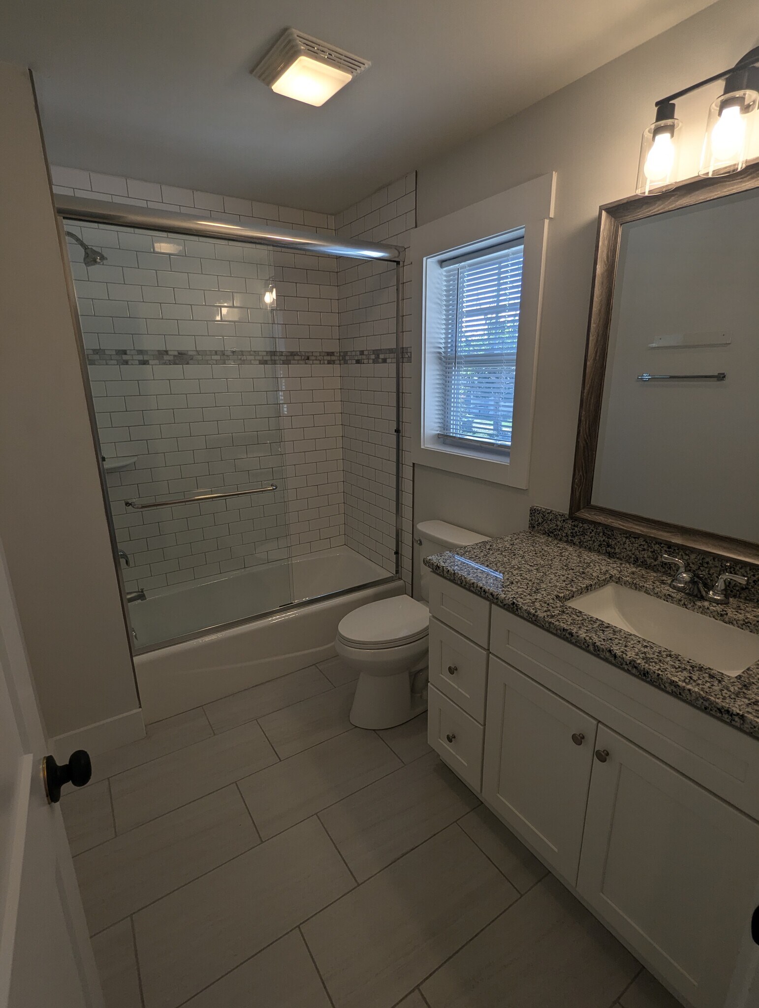 Upstairs Hallway Bathroom - 205 Meares St