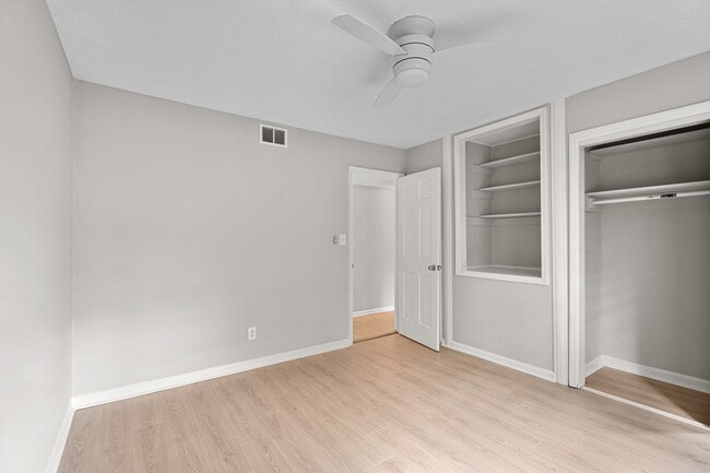 Building Photo - 315 Winding River Dr