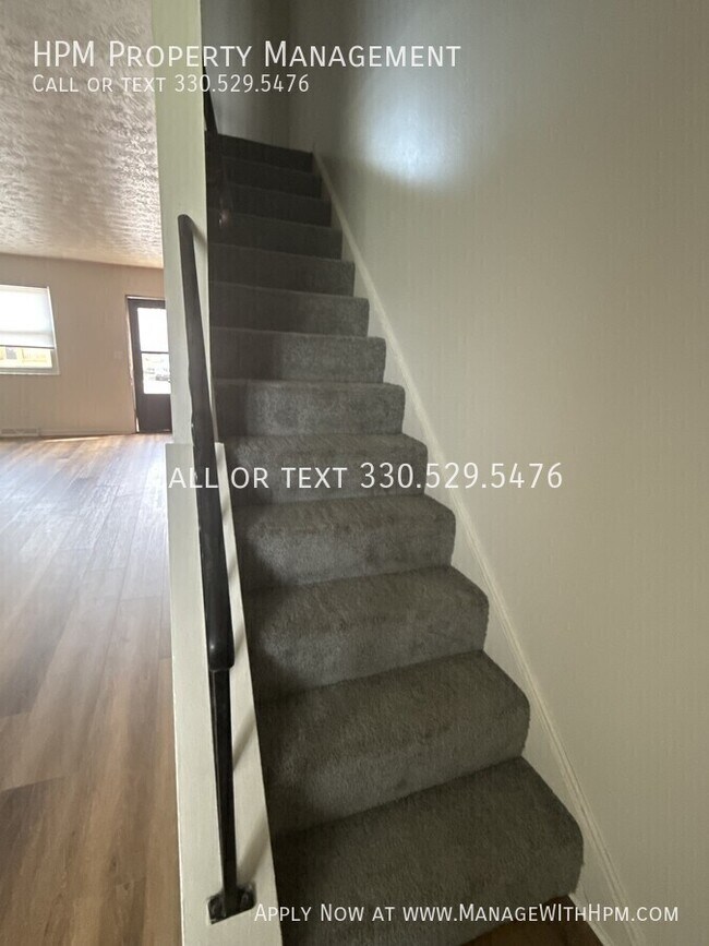 Building Photo - 143 W Overdale Dr