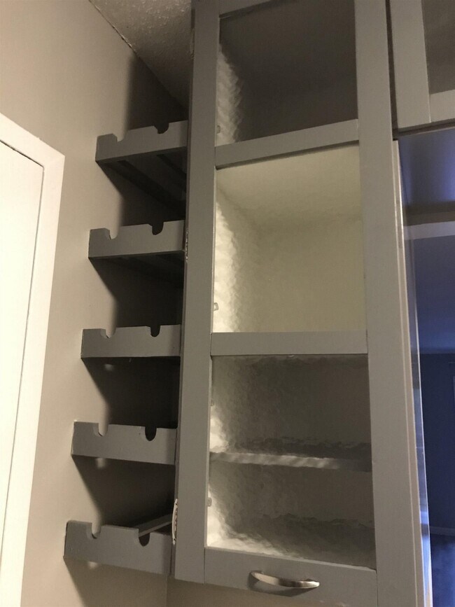 Building Photo - 13 Strawberry Bank Rd