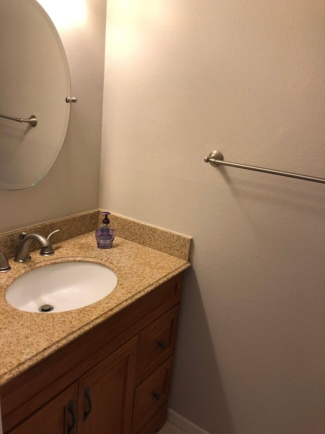 Building Photo - Wonderful 3 Bed, 1.5 Bath Upgraded Condo with Lots of Amenities
