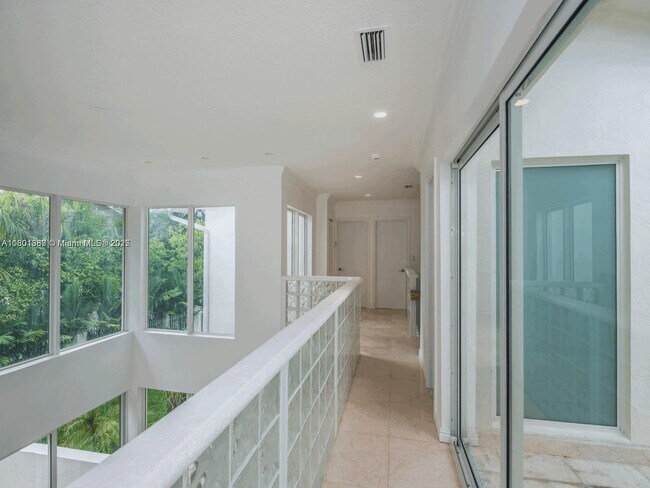 Building Photo - 4000 Alhambra Cir