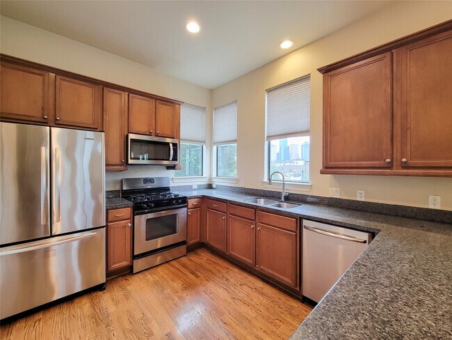 Building Photo - 1602 White St