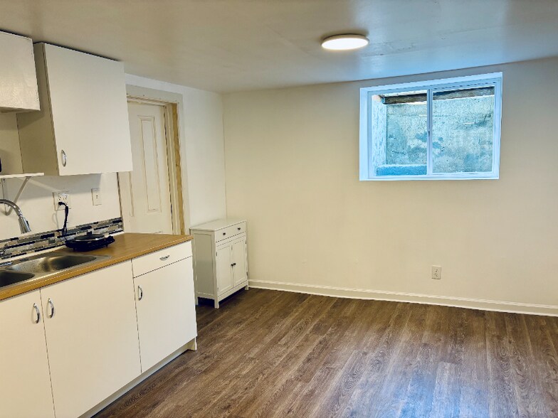 Building Photo - 13623 8th Ave SW