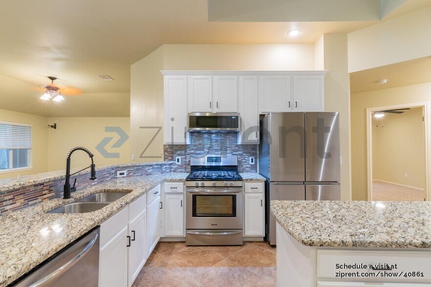 Building Photo - 14830 Bescott Dr