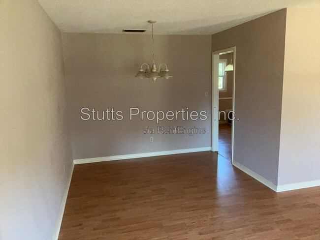Building Photo - 86 Lamoray Dr