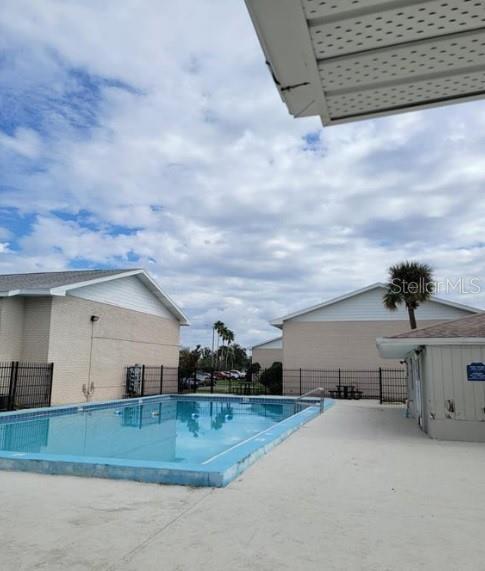 Building Photo - 817 Sky Lake Cir