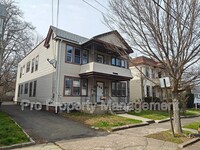 Building Photo - 102-104 Anthony St