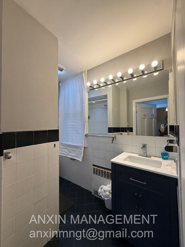 Building Photo - 71 Gardner St