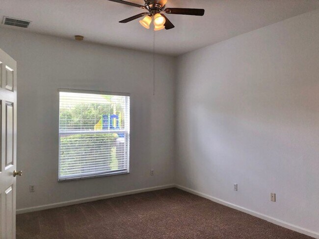 Building Photo - Remodeled Kitchen!! Wonderful Avalon Park-...
