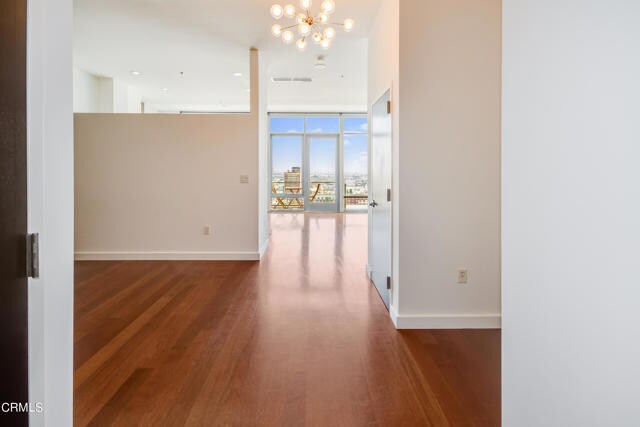 Building Photo - 1100 S Hope St