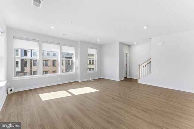 Building Photo - 2490 Connector Aly