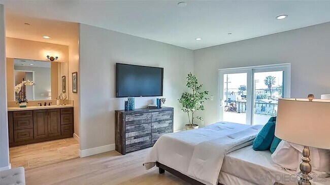 Building Photo - 5051 Savannah St