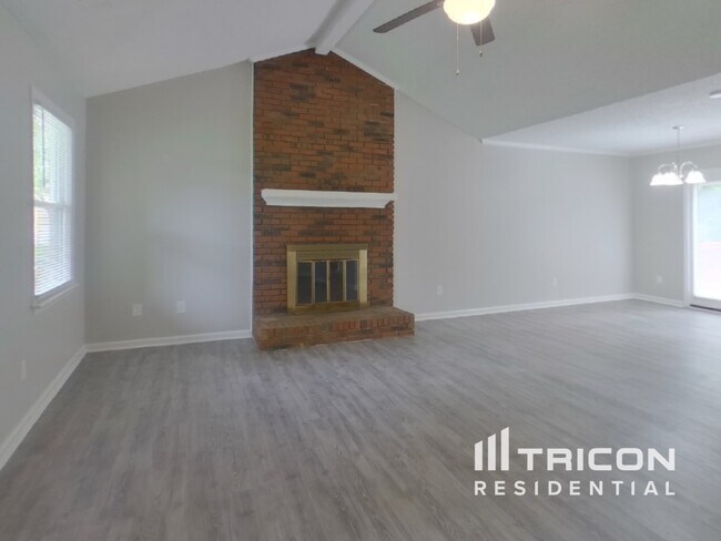 Building Photo - 4000 Coopersdale Rd