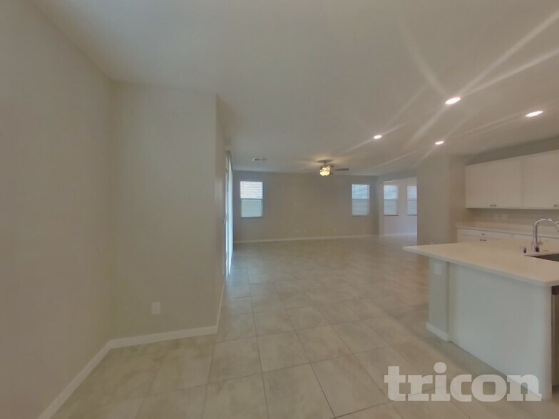 Building Photo - 2831 Lindsey Spgs St