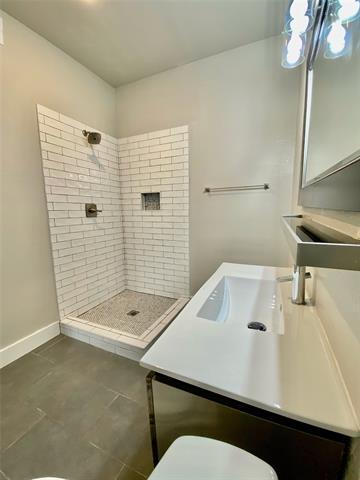 Building Photo - 1323 St Joseph St