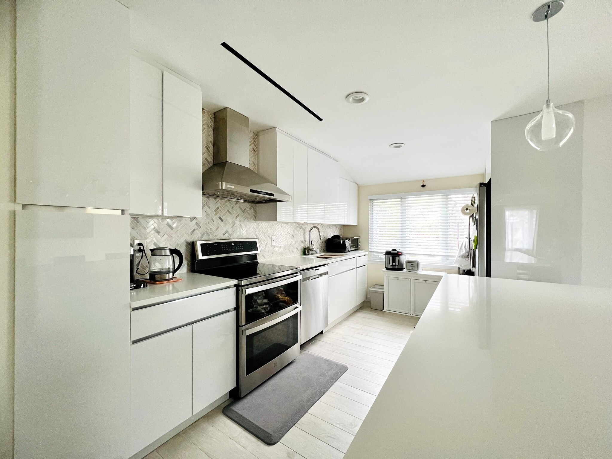 Building Photo - 66 Smith St