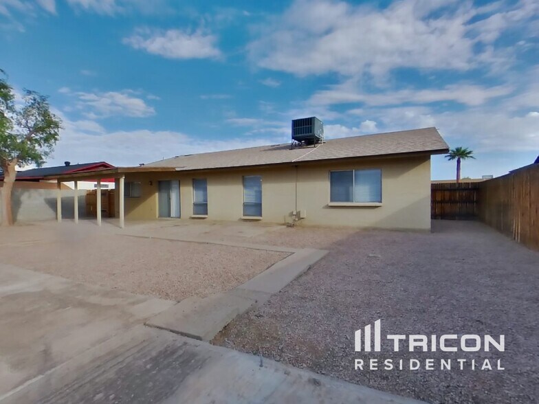 Building Photo - 955 W Santa Cruz Dr