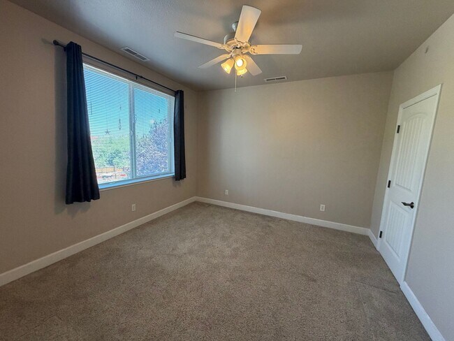 Building Photo - 3678 Warren Way