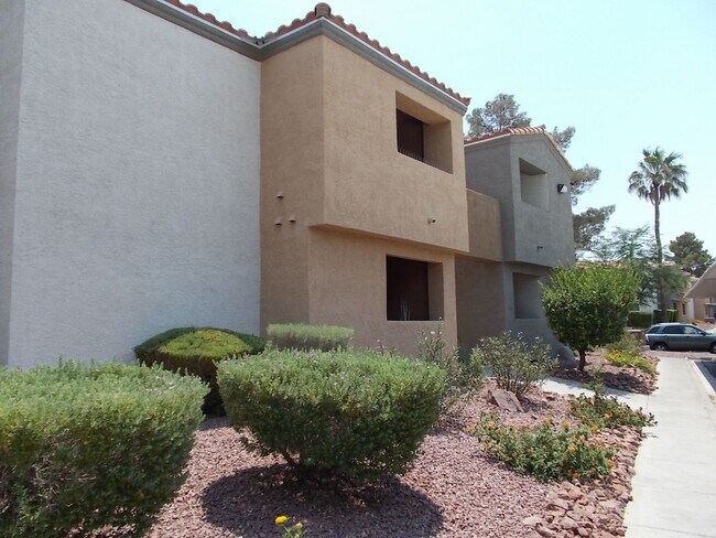 Primary Photo - Beautifully Updated Second-Floor Condo! Se...