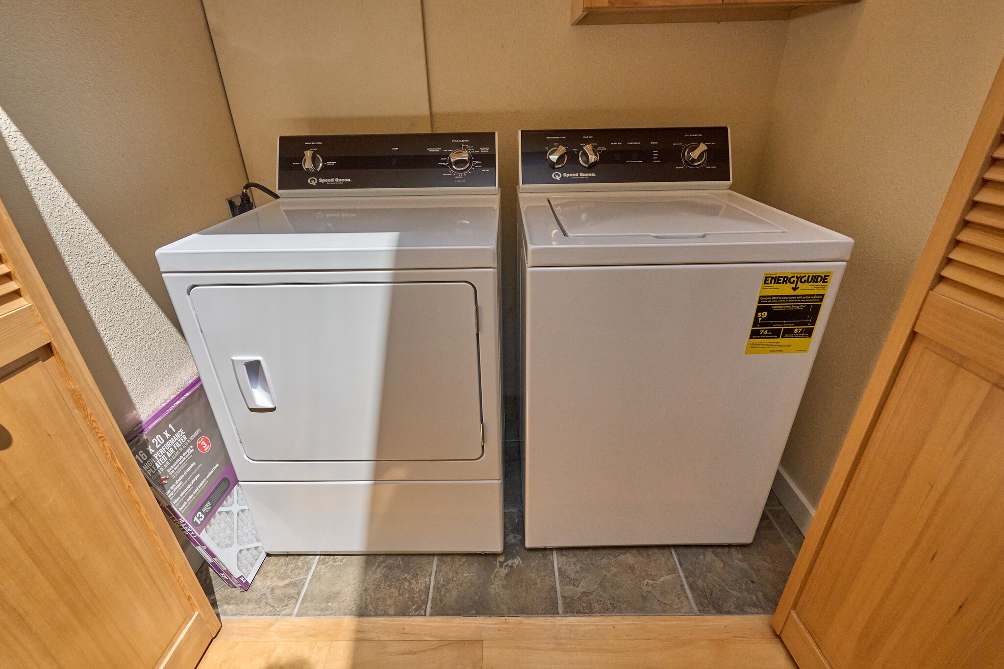 Upstairs washer & dryer - 973 B St