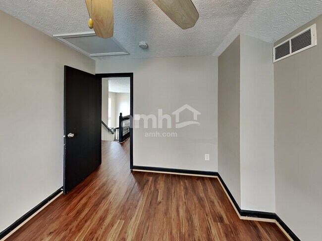 Building Photo - 595 Tall Oaks Dr