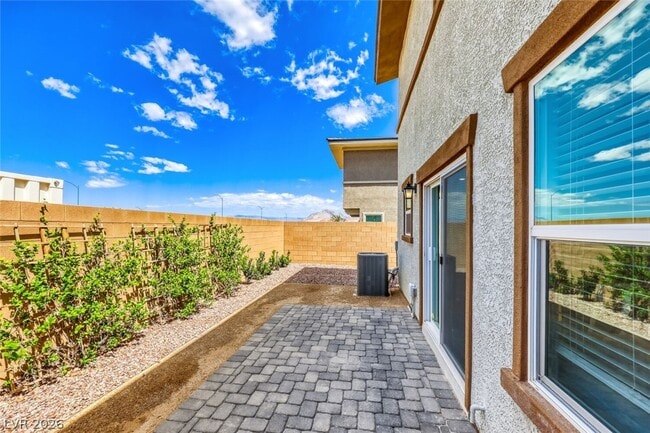 Building Photo - 911 Cadence Vw Wy