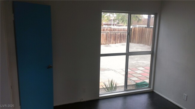 Building Photo - 3124 Burnham Ave