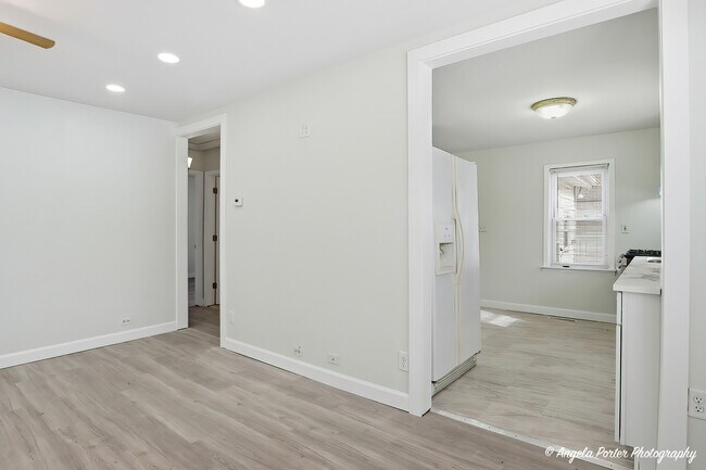 Building Photo - 33759 N Lake Shore Dr