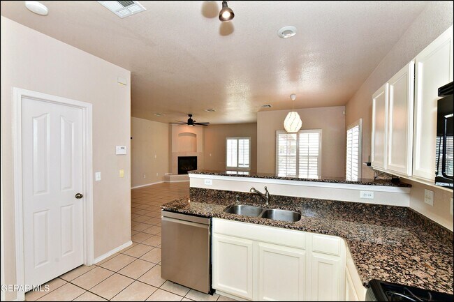 Building Photo - 5810 Redstone Mesa Ct