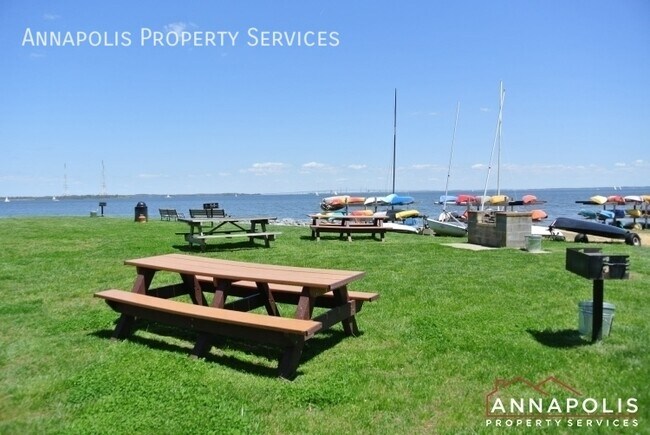 Building Photo - 2118 Chesapeake Harbour Dr