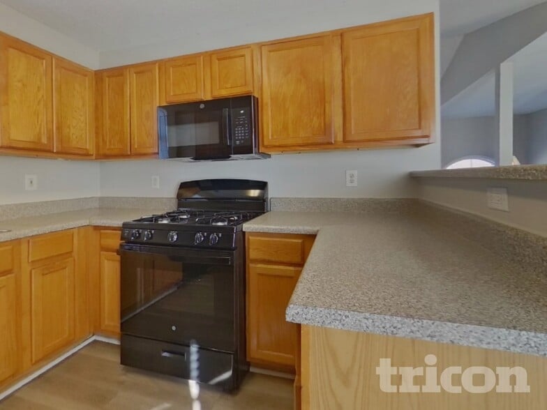 Building Photo - 6010 Deer View Pl