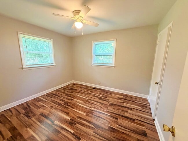 Building Photo - Move-In Ready 3BR Rental with Spacious Yard & Deck