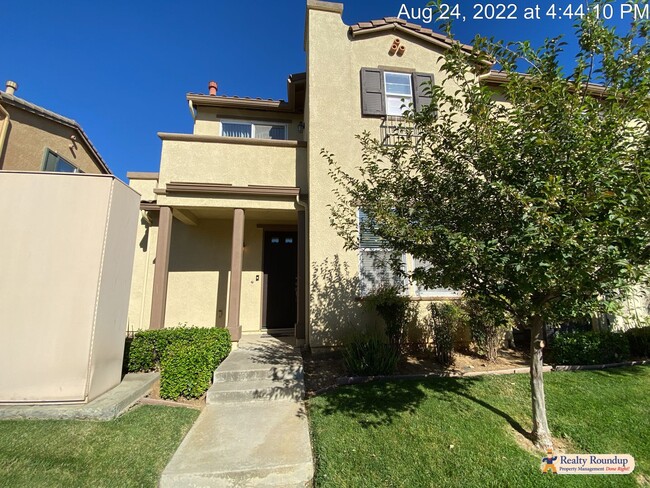 Primary Photo - Beautiful Home Centrally Located in Elk Grove