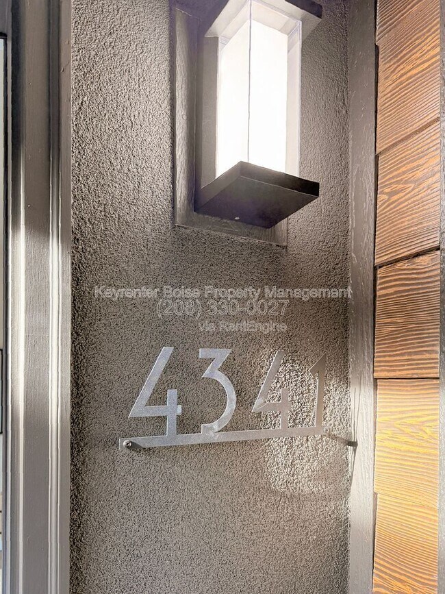 Building Photo - 4341 Greentrail