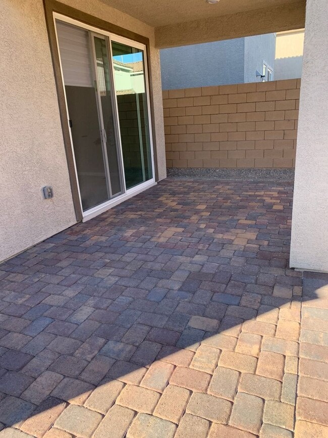 Building Photo - Gorgeous 2 Story Home in Gated Community!
