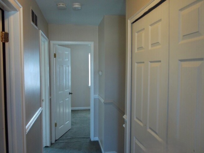 Building Photo - 37085 Brynford Dr