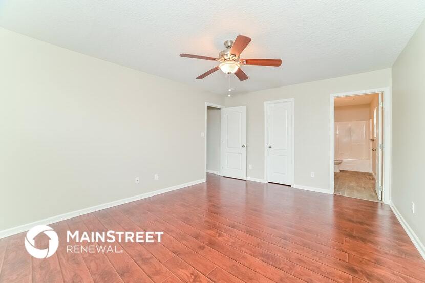 Building Photo - 5217 Oakhill Dr