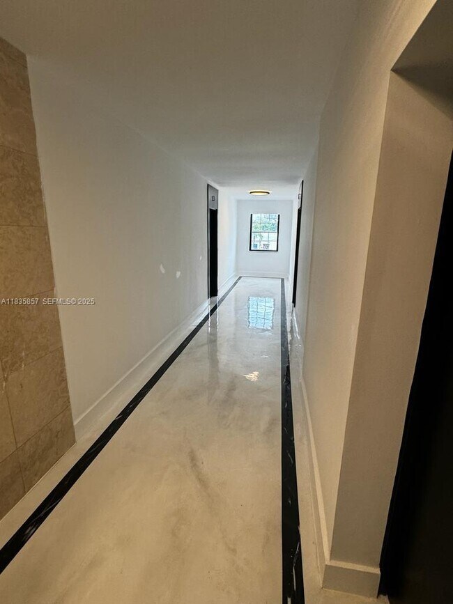 Building Photo - 444 Ponce de Leon Blvd