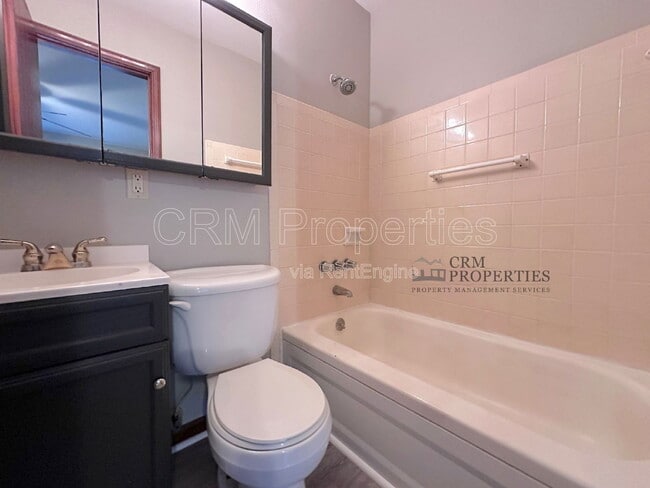 Building Photo - 9207 E 12th St