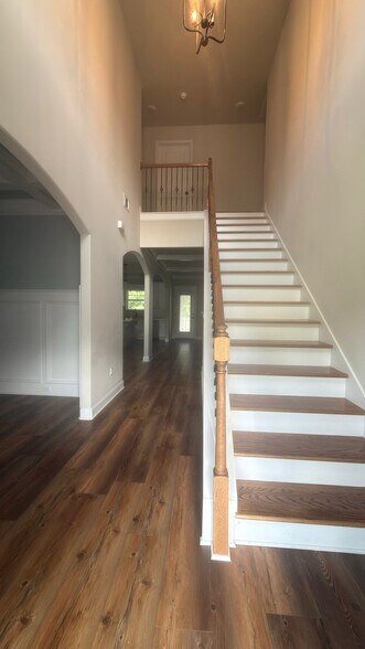 Building Photo - 4050 Stowe Dr