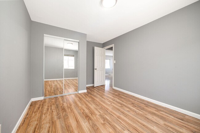 Building Photo - Spacious 3-Bedroom Upgraded Attached Home ...