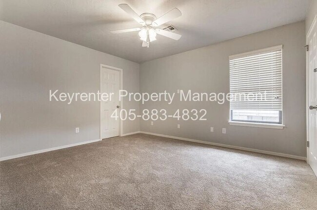 Building Photo - 9020-9020 N Rockwell Dr