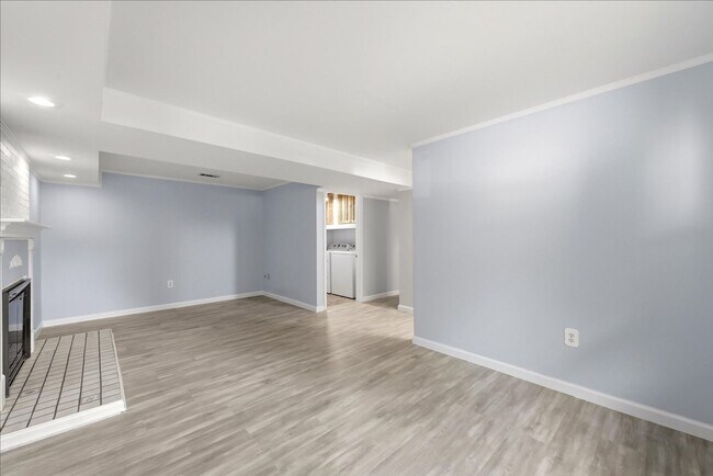 Building Photo - 5481 Saddler Ln