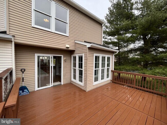 Building Photo - 3762 Farmland Dr