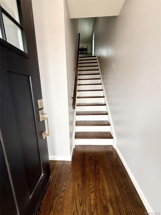 Building Photo - 19 Lee Ave