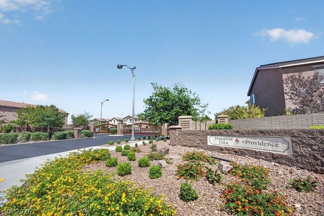 Building Photo - 10660 Cumberland Creek Ave